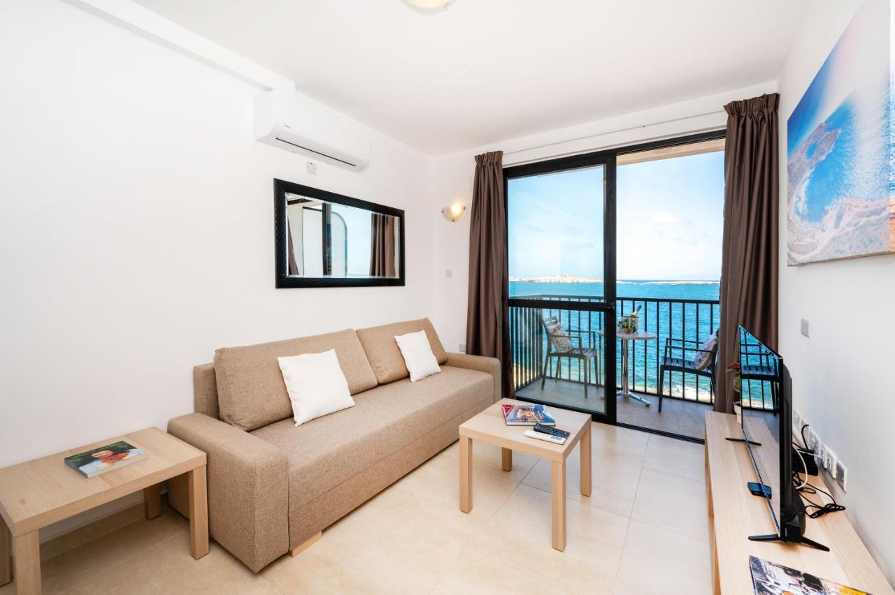 Islet Promenade Seafront Family Apartment With 2 Balconies By Getawaysmalta St. Paul's Bay Bagian luar foto