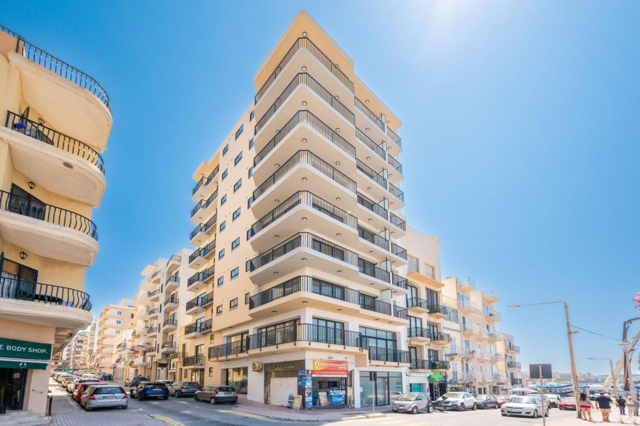 Islet Promenade Seafront Family Apartment With 2 Balconies By Getawaysmalta St. Paul's Bay Bagian luar foto